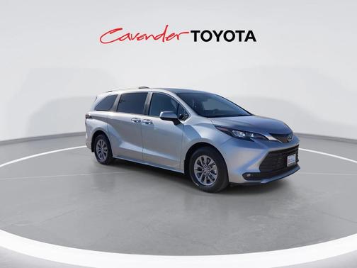 2025 Toyota Sienna XLE