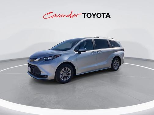 2025 Toyota Sienna XLE