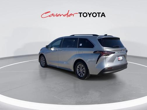 2025 Toyota Sienna XLE