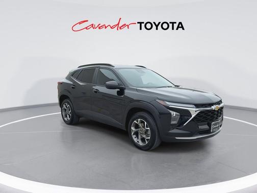 Mosaic Black Metallic 2025 Chevrolet Trax LT