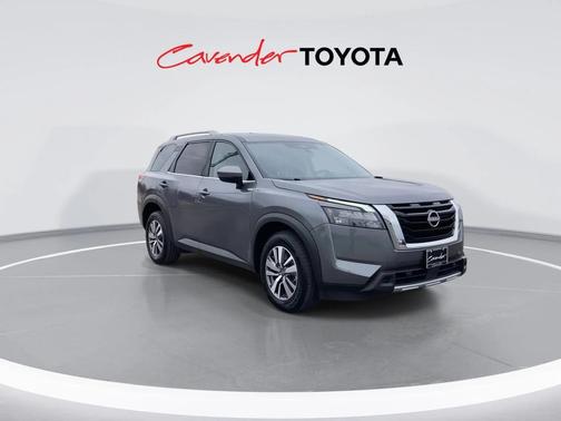 2025 Nissan Pathfinder SL FWD