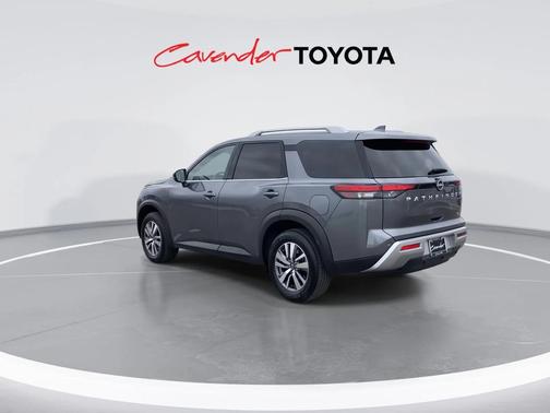 2025 Nissan Pathfinder SL FWD