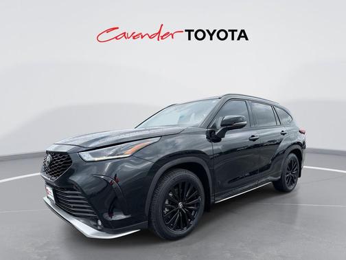Midnight Black Metallic 2023 Toyota Highlander XSE