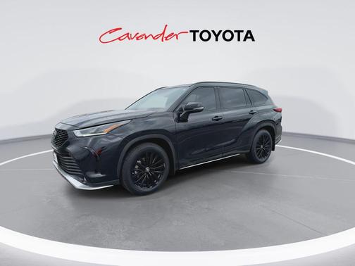 Midnight Black Metallic 2023 Toyota Highlander XSE