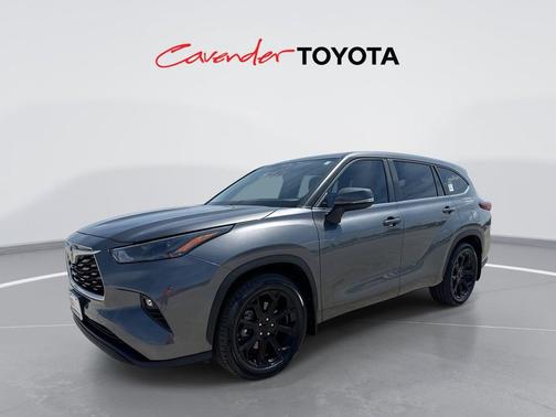 Magnetic Gray Metallic 2023 Toyota Highlander LE