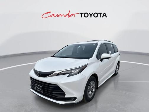 2026 Toyota Sienna XLE