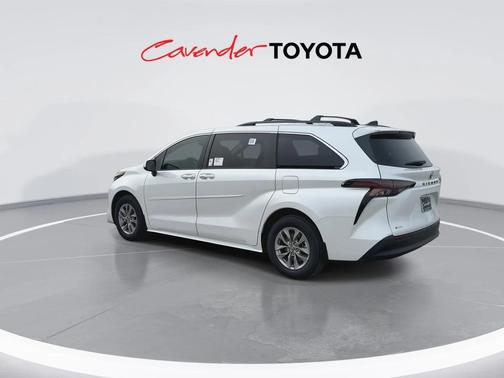 2026 Toyota Sienna XLE