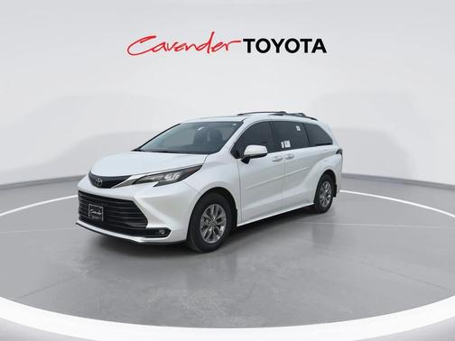 2026 Toyota Sienna XLE