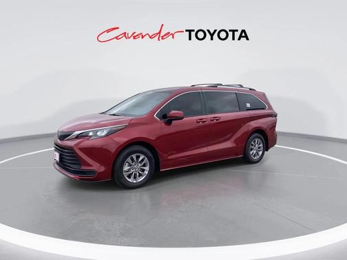 2025 Toyota Sienna LE