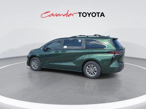 2025 Toyota Sienna LE
