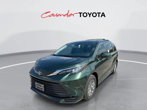 2025 Toyota Sienna LE
