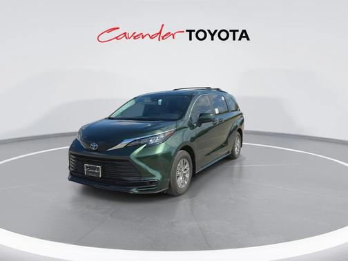 2025 Toyota Sienna LE
