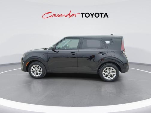 Fusion Black 2025 Kia Soul LX