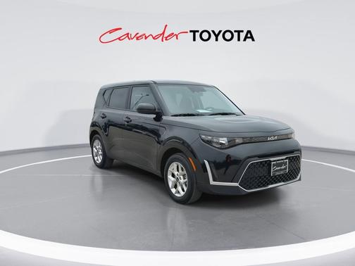 Fusion Black 2025 Kia Soul LX