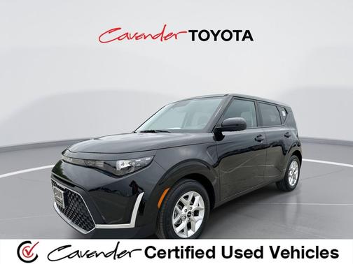 Fusion Black 2025 Kia Soul LX