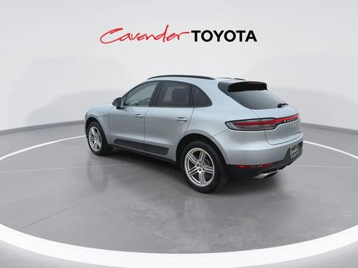 2021 Porsche Macan Base Premium Plus