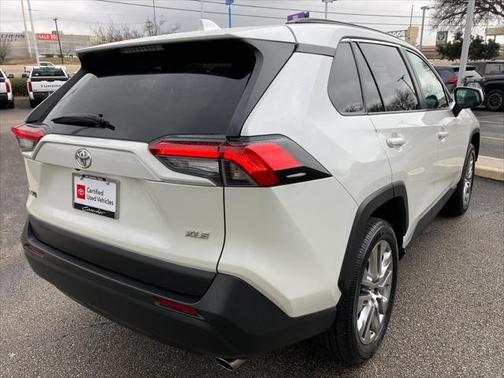 2021 Toyota RAV4 XLE Premium