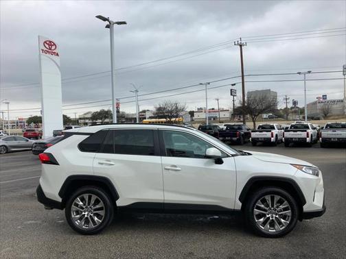 2021 Toyota RAV4 XLE Premium