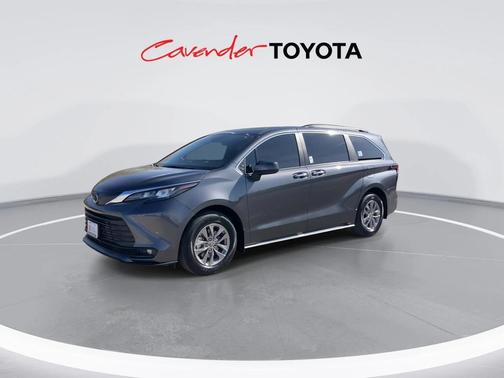 2025 Toyota Sienna XLE