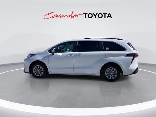 2025 Toyota Sienna XLE