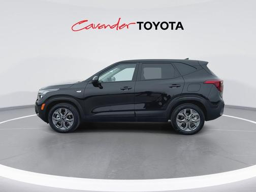 Fusion Black 2026 Kia Seltos LX