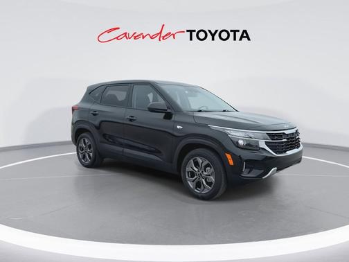 Fusion Black 2026 Kia Seltos LX