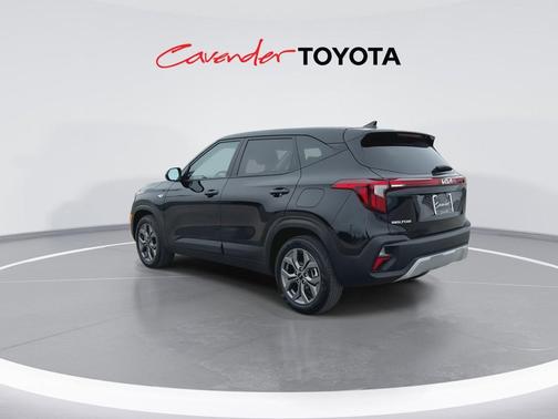 Fusion Black 2026 Kia Seltos LX