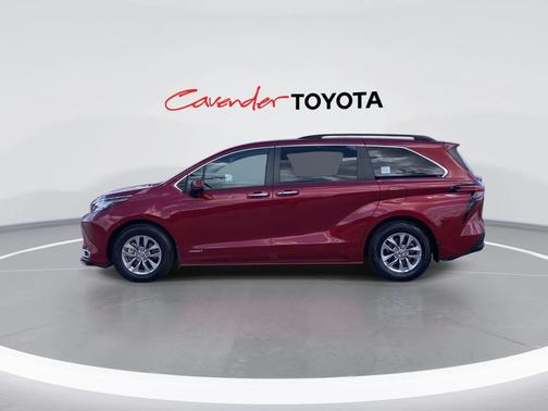 2021 Toyota Sienna XLE 8 Passenger