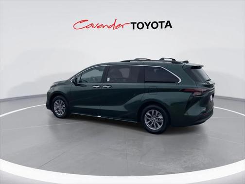 2025 Toyota Sienna XLE 8 Passenger