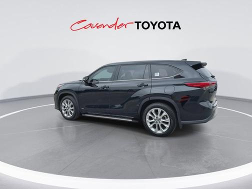 Midnight Black 2022 Toyota Highlander Hybrid Limited