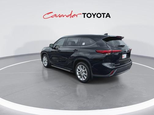 Midnight Black Metallic 2022 Toyota Highlander Hybrid Limited