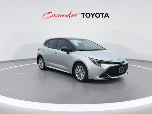 Classic Silver Metallic/Midnight Black Metallic 2026 Toyota Corolla SE