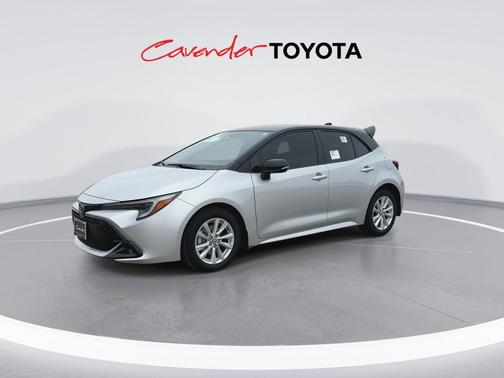 Classic Silver Metallic/Midnight Black Metallic 2026 Toyota Corolla SE