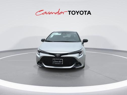 Classic Silver Metallic/Midnight Black Metallic 2026 Toyota Corolla SE