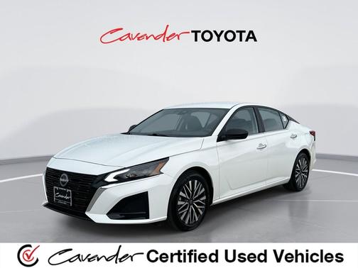 Glacier White 2025 Nissan Altima 2.5 SV