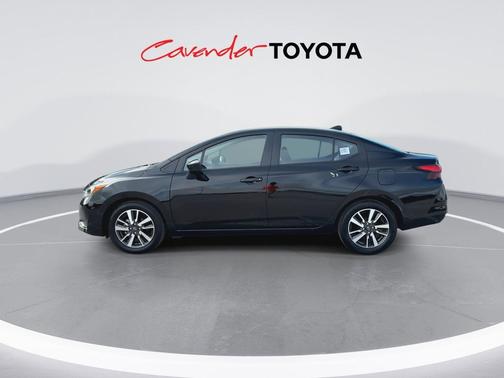 Super Black 2025 Nissan Versa 1.6 SV
