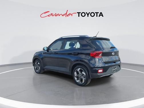 Onyx Black 2024 Hyundai VENUE SEL