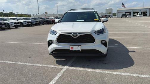 Wind Chill Pearl 2023 Toyota Highlander XLE