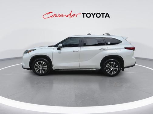 Wind Chill Pearl 2023 Toyota Highlander XLE