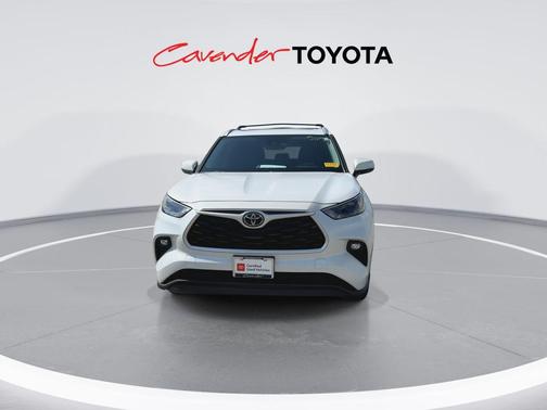 Wind Chill Pearl 2023 Toyota Highlander XLE