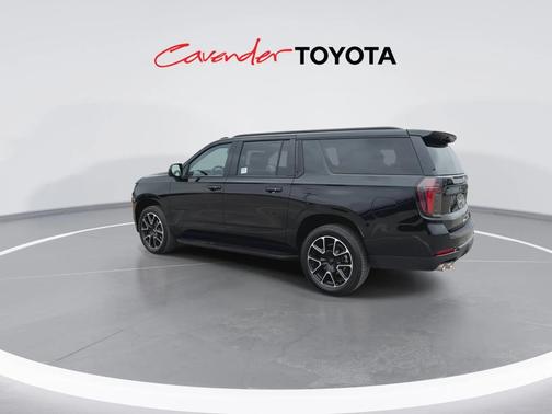 2025 Chevrolet Suburban RST