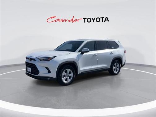 2025 Toyota Highlander LE