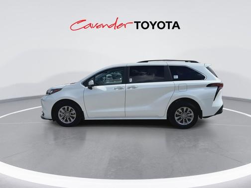 2026 Toyota Sienna XLE