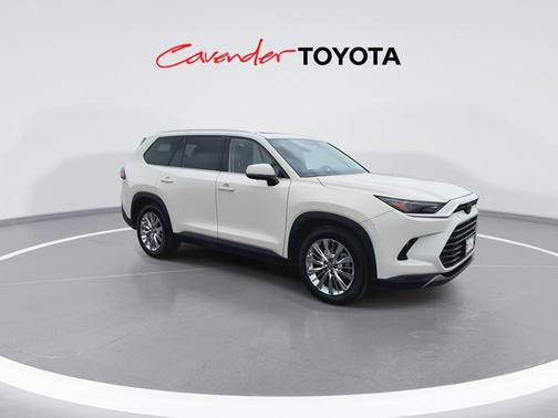 Coastal Cream 2024 Toyota Grand Highlander Platinum