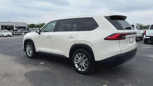 Coastal Cream 2024 Toyota Grand Highlander Platinum