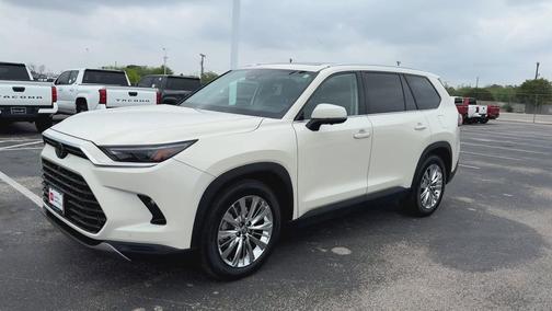 Coastal Cream 2024 Toyota Grand Highlander Platinum