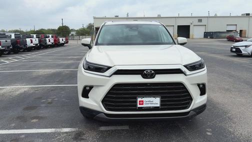 Coastal Cream 2024 Toyota Grand Highlander Platinum