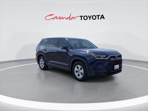 2025 Toyota Highlander LE