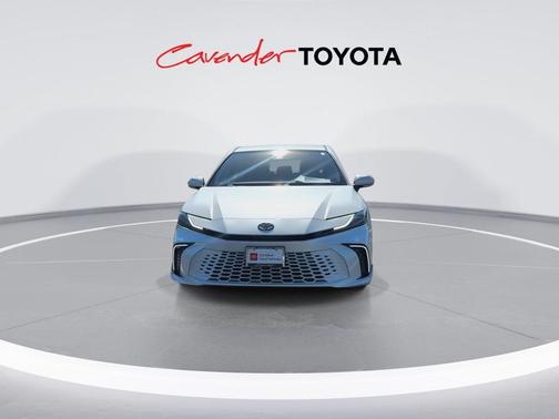 Wind Chill Pearl 2025 Toyota Camry XSE