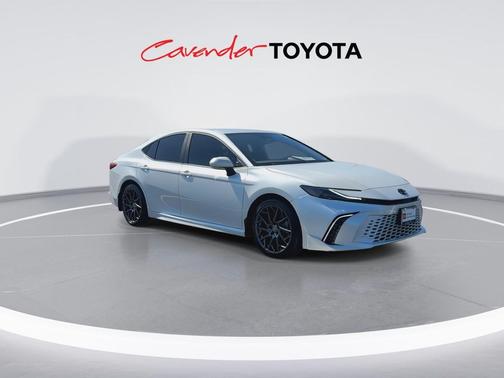 Wind Chill Pearl 2025 Toyota Camry XSE